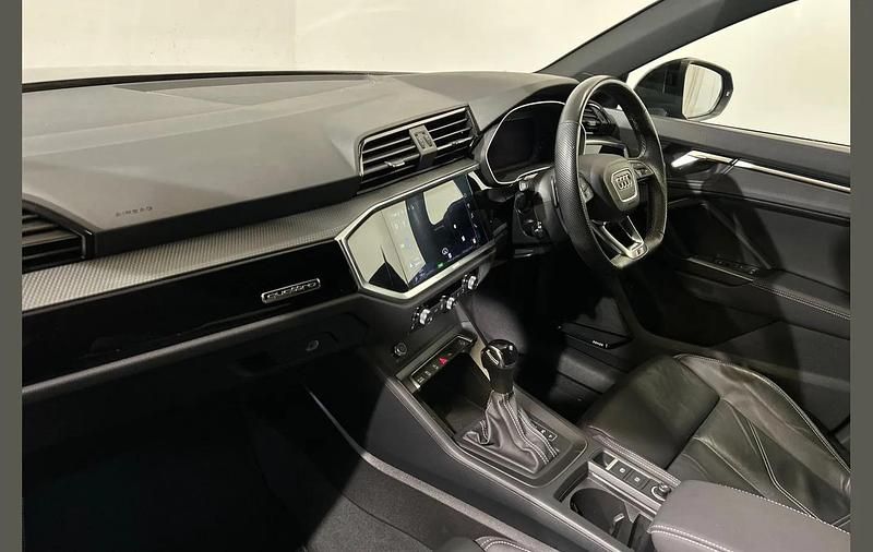 Used Audi Q3 Black Edition 187 HP (137 kW) 2022 Blue SUV