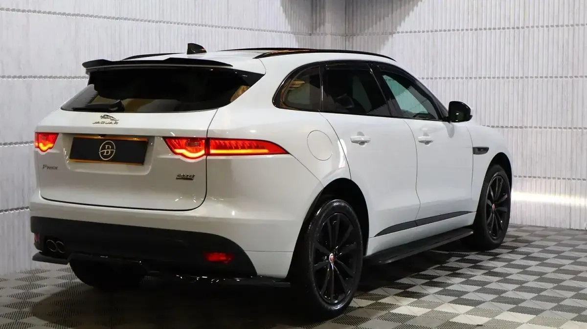 Used Jaguar F-Pace Chequered Flag 180 HP (132 kW) 2020 White SUV