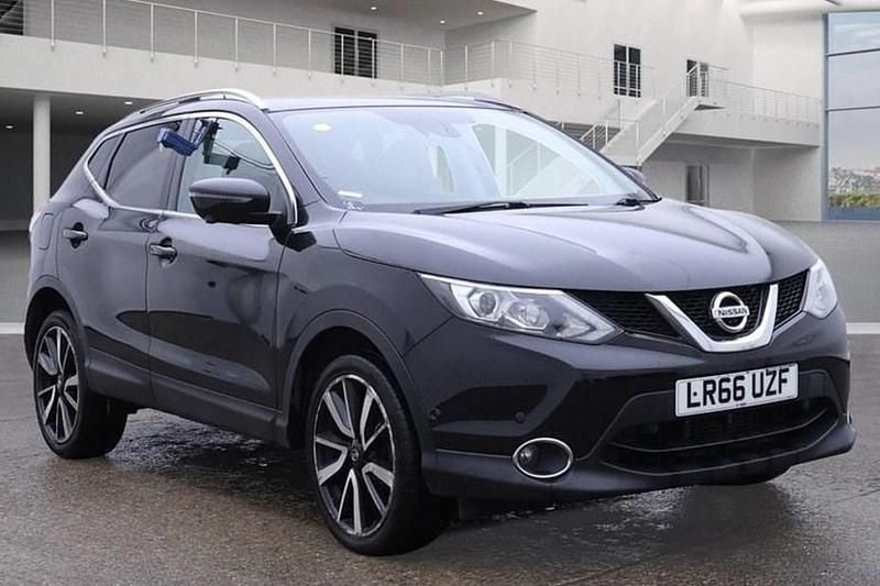 Black Used 2016 Nissan Qashqai S SUV | £10,999 (Fair price) - Image 1/1