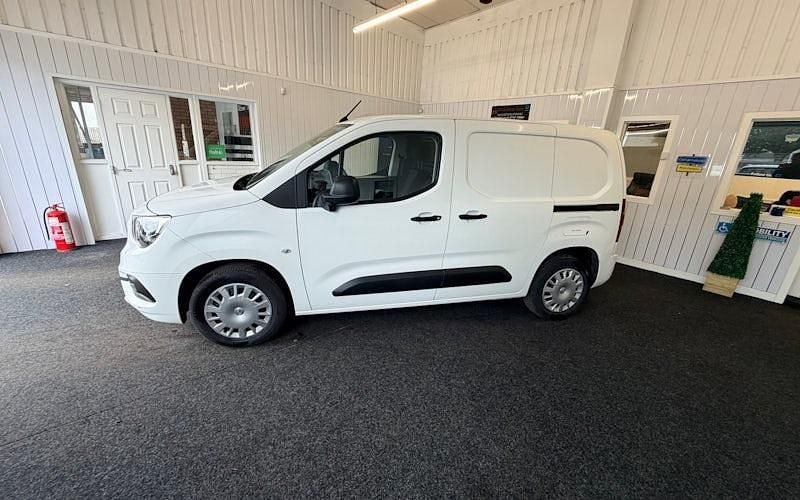 Used Vauxhall Combo Sportive 101 HP (74 kW) 2021 Van