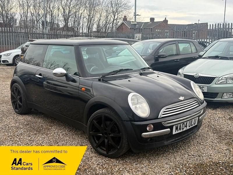 Used Mini ONE 2004 Black Hatchback