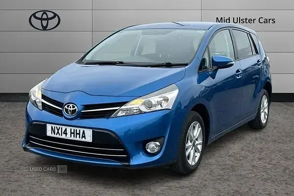 Used Toyota Verso 112 HP (82 kW) 2014 Blue MPV