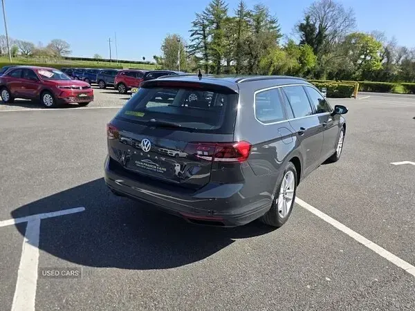 Used VW Passat SE 120 HP (88 kW) 2020 Grey Estate