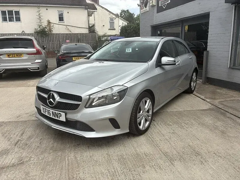 Used Mercedes A200 134 HP (98 kW) 2016 Silver Hatchback