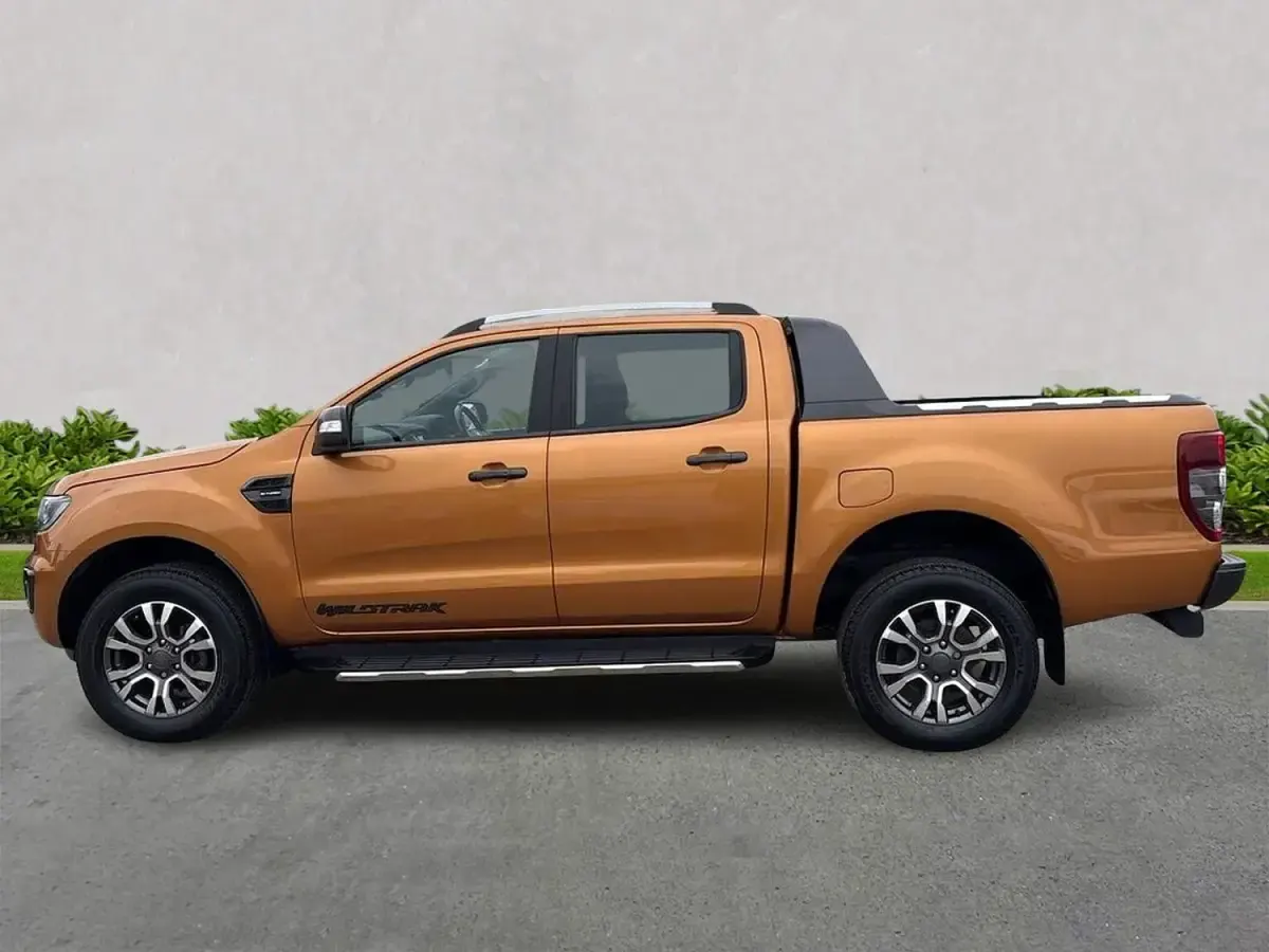 Begagnad Ford Ranger Wildtrack 213 HK (156 kW) 2023 Orange Pickup