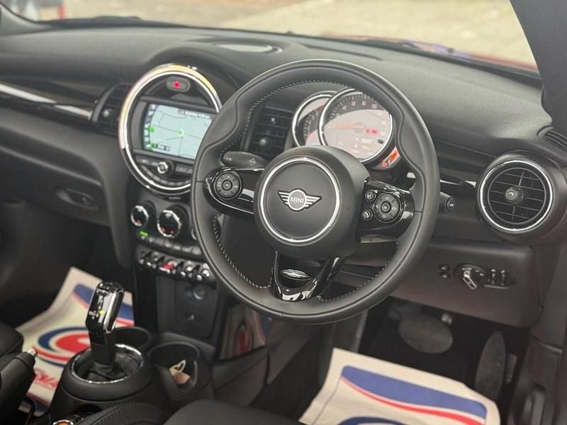 Used Mini Cooper Cabriolet Exclusive 136 HP (100 kW) 2019 Red Cabriolet