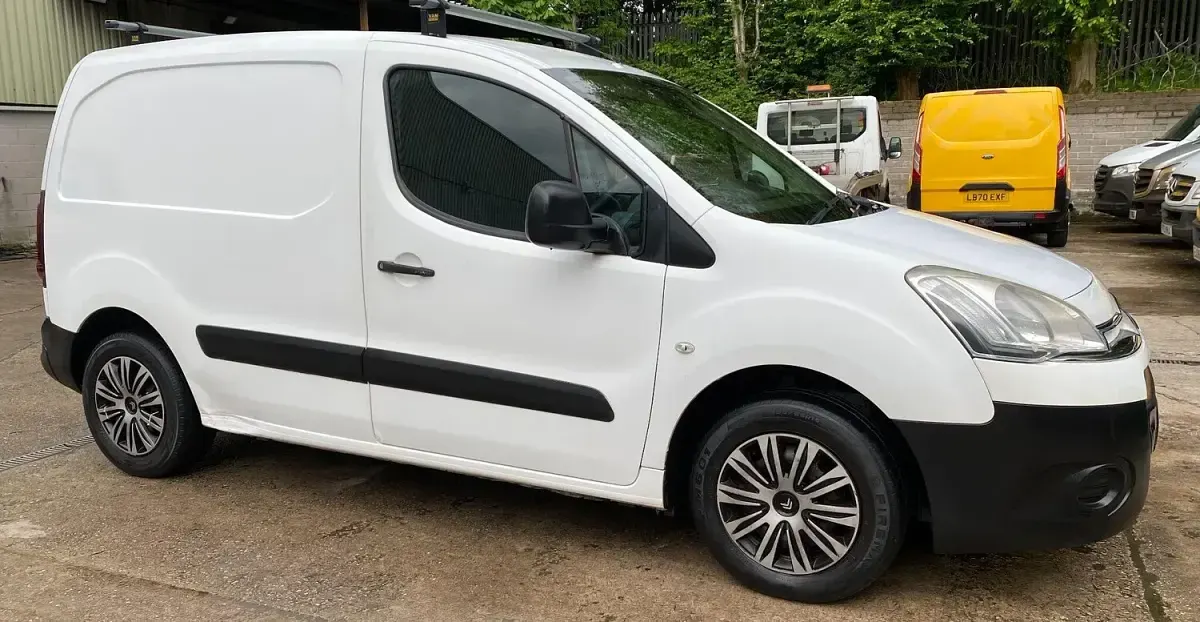Used Citroën Berlingo 75 HP (55 kW) 2014 White MPV