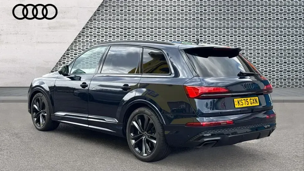 Used Audi Q7 Black Edition 340 HP (250 kW) 2025 Blue SUV