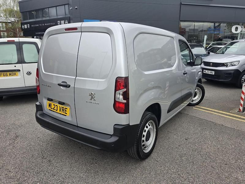 Used Peugeot Partner Premium 102 HP (75 kW) 2023 Grey MPV