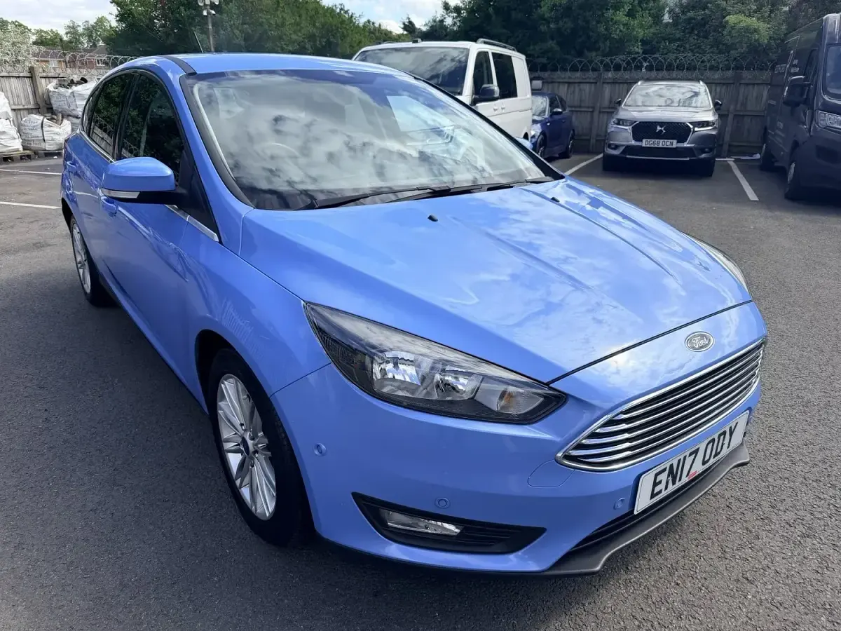Used Ford Focus Zetec 100 HP (73 kW) 2017 Blue Hatchback