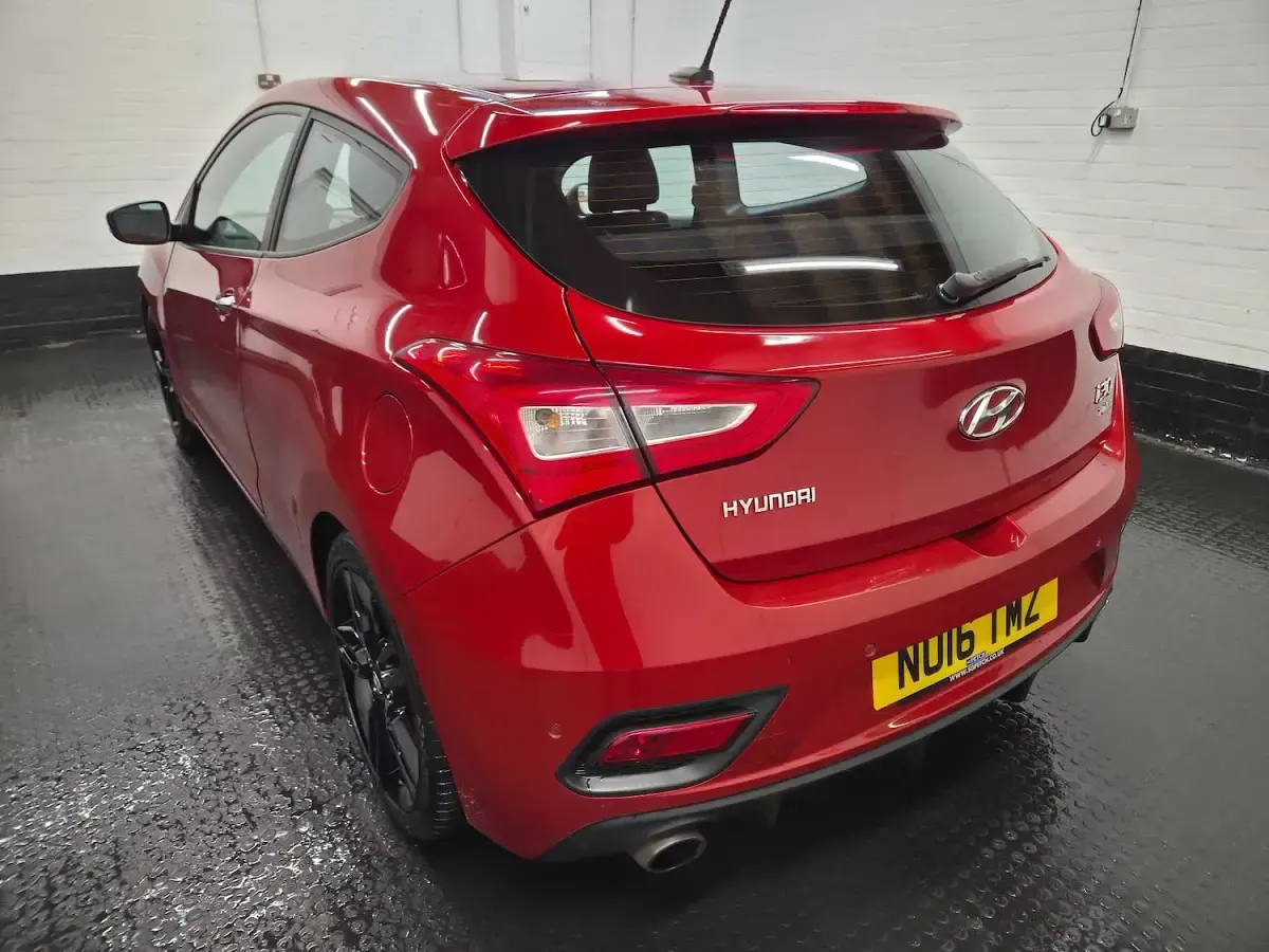 Used Hyundai i30 Turbo 183 HP (134 kW) 2016 Red Hatchback