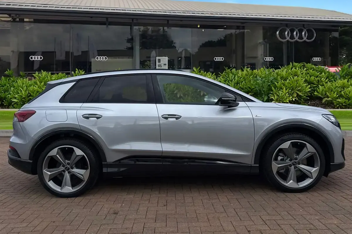 New Audi Q4 e-tron Black Edition 210 kW (286 HP) 2026 Silver SUV