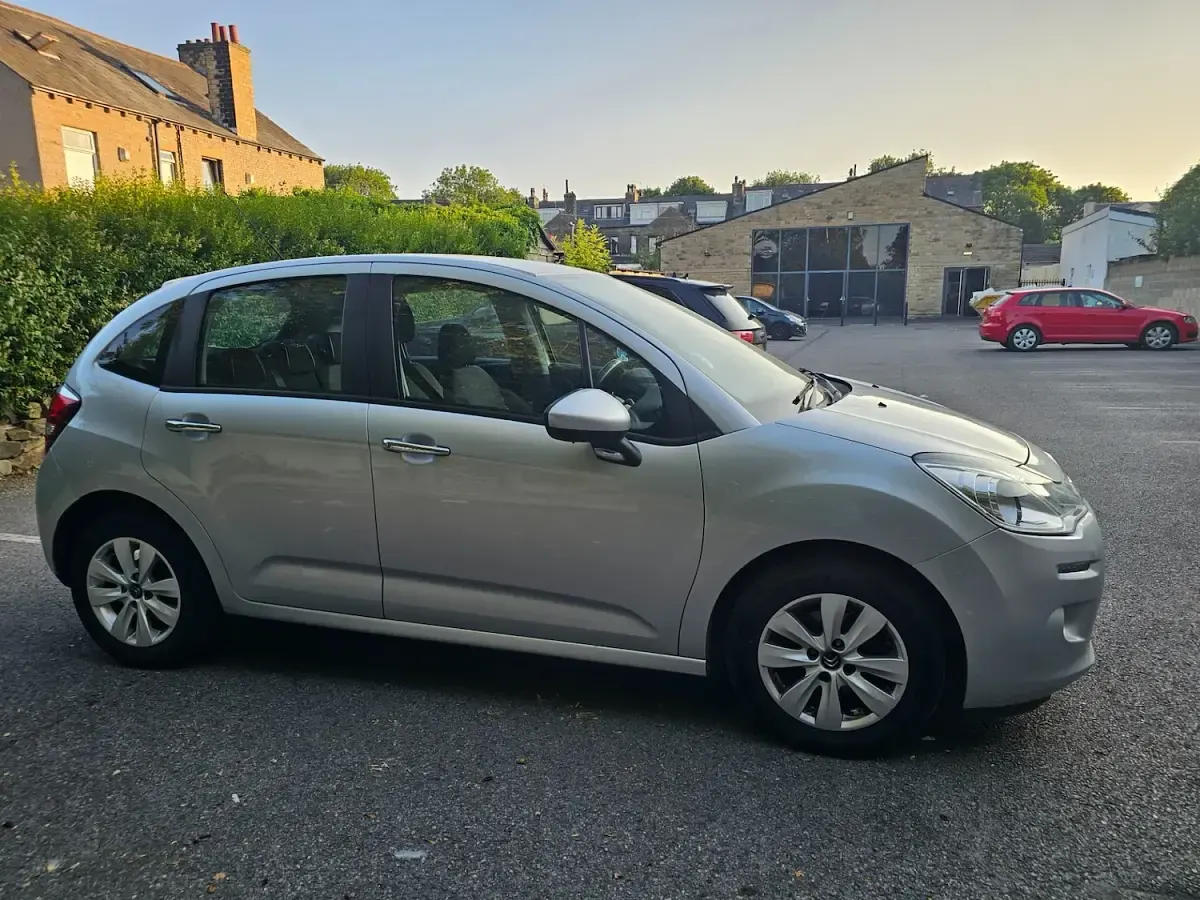 Used Citroën C3 PureTech 82 HP (60 kW) 2015 Silver Hatchback