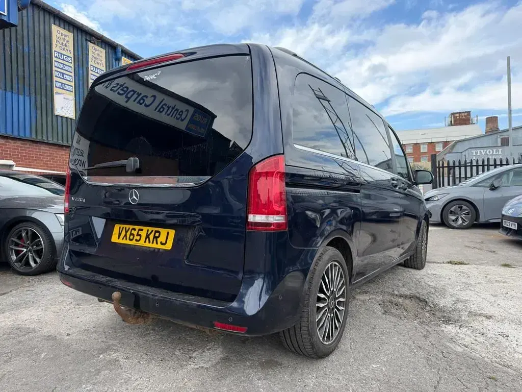 Used Mercedes V220 2015 Blue MPV