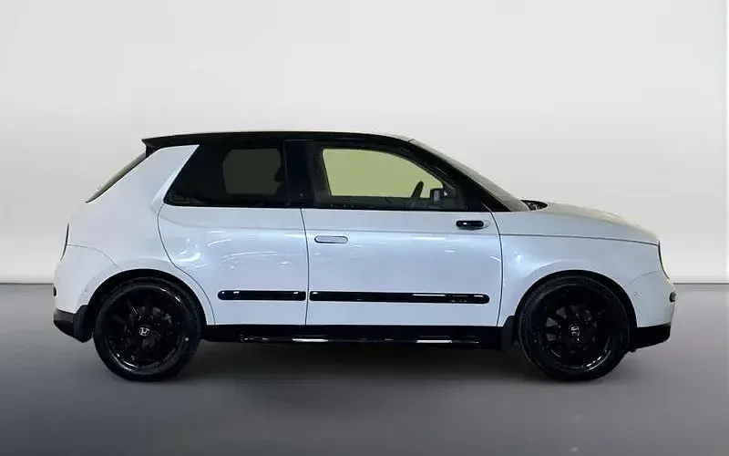 Used Honda e Advance 113 kW (154 HP) 2022 White Hatchback