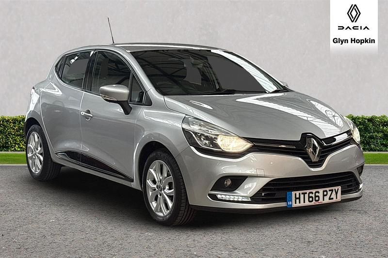 Silver Used 2017 Renault Clio IV Dynamique Hatchback | £7,623 (Fair price) - Image 1/4