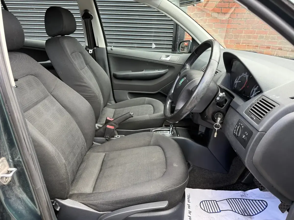 Used Skoda Fabia Elegance 75 HP (55 kW) 2006 Green Estate