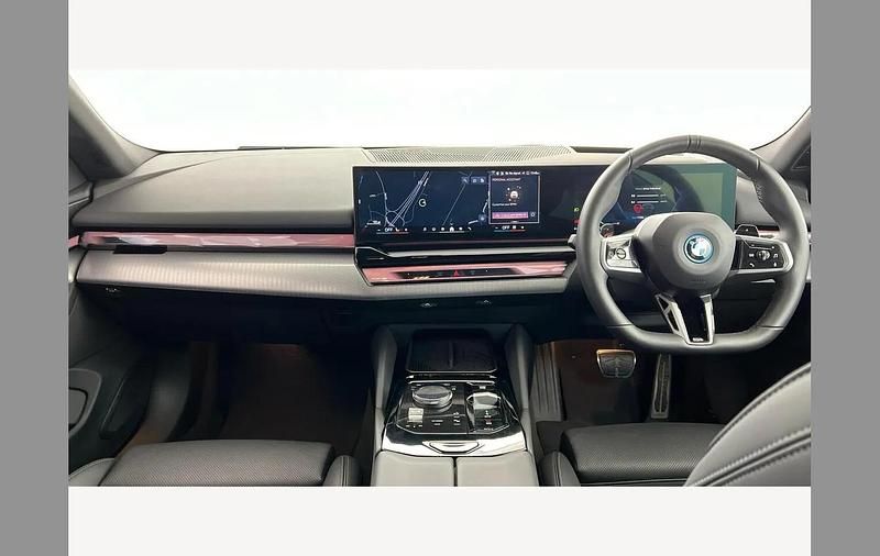Used BMW 530e M Sport 299 HP (219 kW) 2025 Black Estate