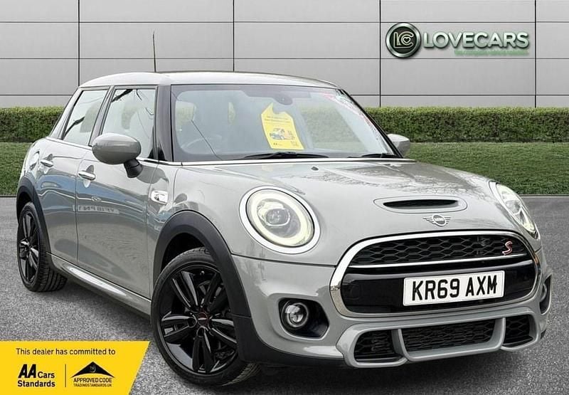 Usado Mini Cooper S Hatch 192 HP (141 kW) 2019 Cinzento Citadino