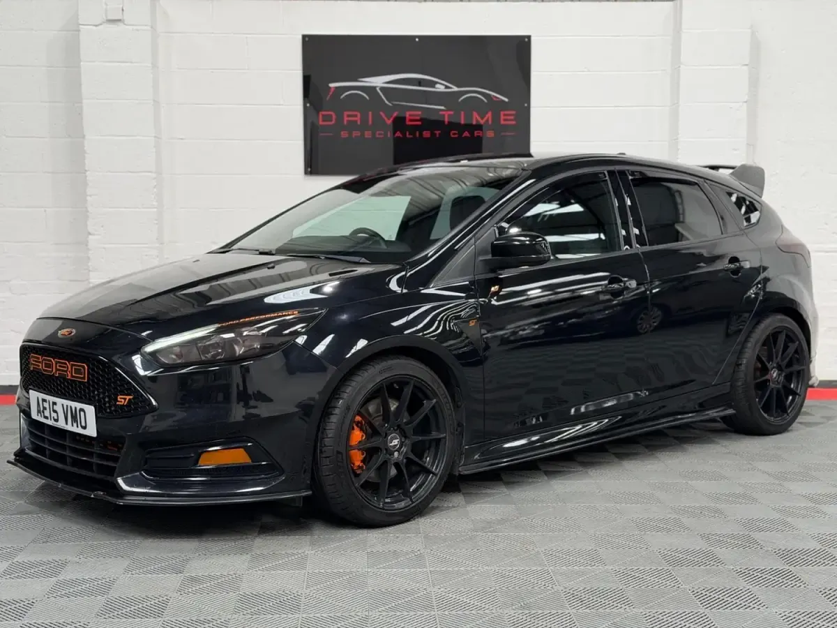 Używany Ford Focus ST 250 KM (183 kW) 2015 Czarny Hatchback
