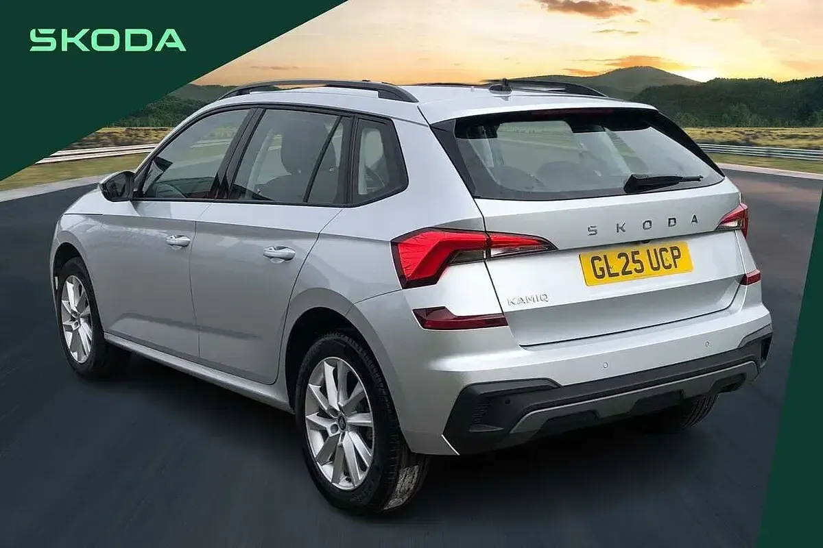 Usado Skoda Kamiq SE 115 HP (84 kW) 2025 Prateado SUV