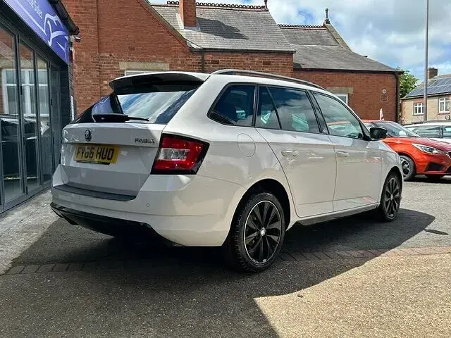 Used Skoda Fabia Monte Carlo 90 HP (66 kW) 2016 White Estate