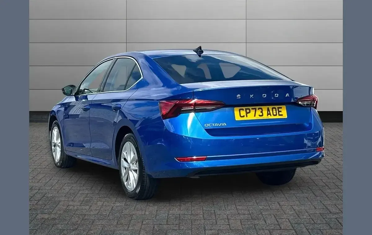 Used Skoda Octavia SE L 150 HP (110 kW) 2023 Race blue metallic Hatchback