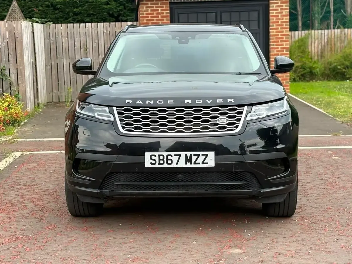 Used Land Rover Range Rover Velar SE 240 HP (176 kW) 2018 Black SUV