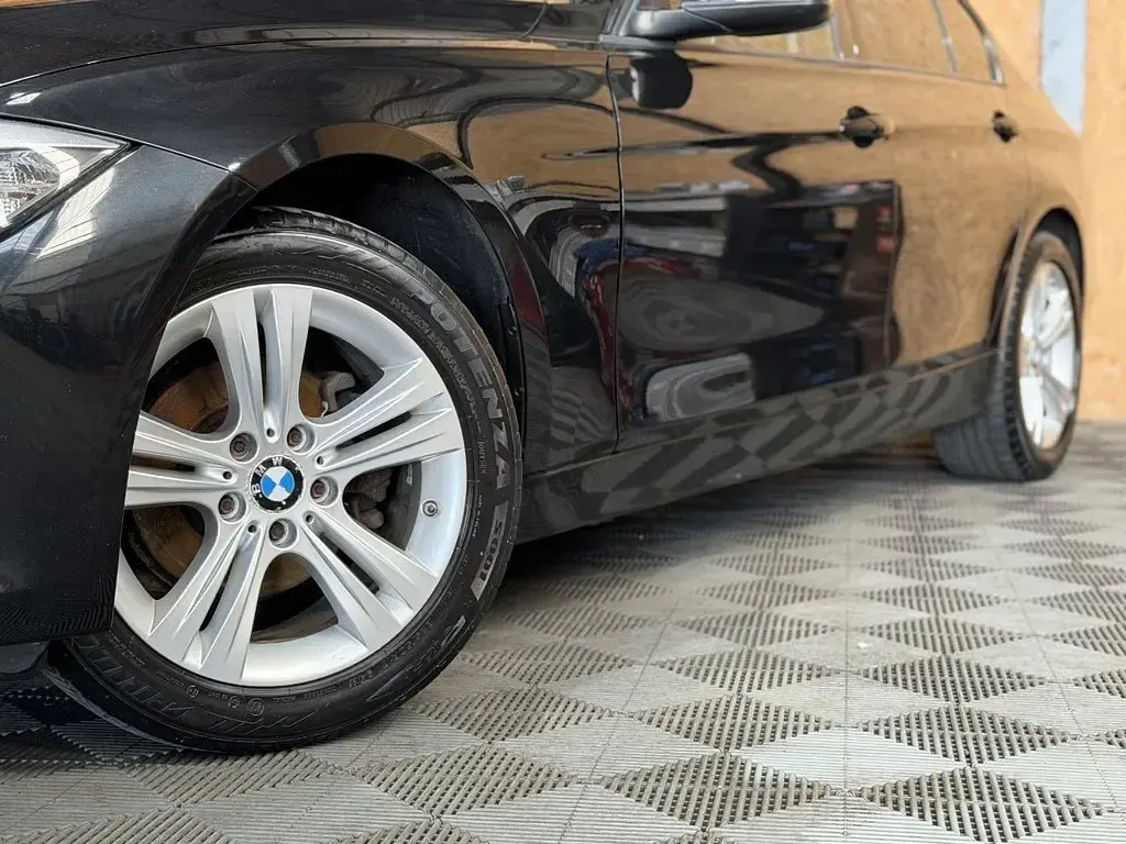 Used BMW 318 Sport Line 2014 Black Sedan