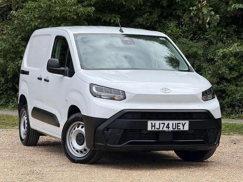 White Used 2024 Toyota Proace Active Van | £20,305 (Expensive) - Image 1/4
