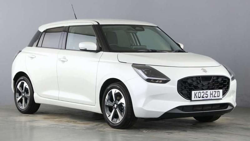 Used Suzuki Swift 2025 White Hatchback