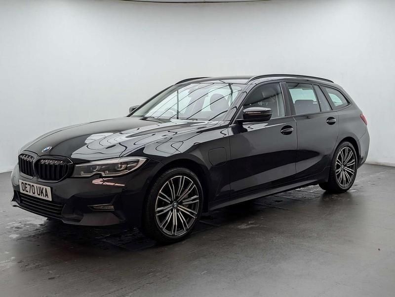 Used BMW 330e Luxury Line 2020 Black Estate