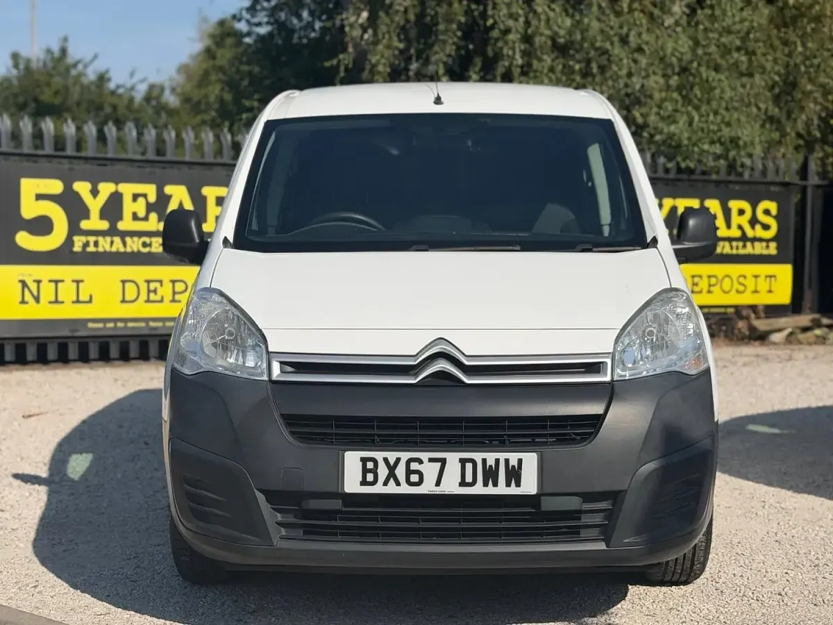 Used Citroën Berlingo 75 HP (55 kW) 2017 White MPV