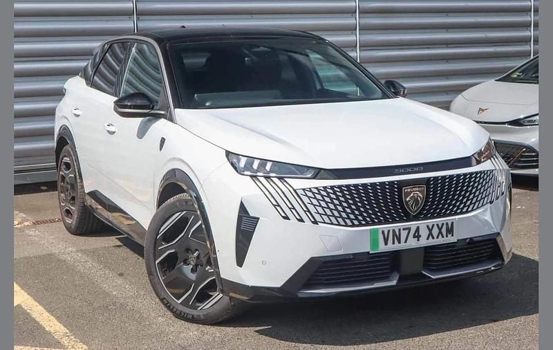 Used Peugeot e-3008 GT 156 kW (213 HP) 2024 White SUV