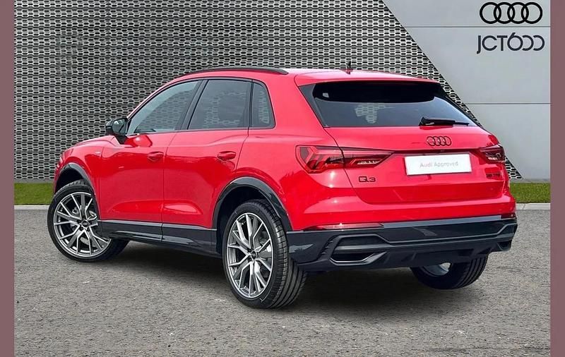 Used Audi Q3 Black Edition 148 HP (108 kW) 2025 Red SUV
