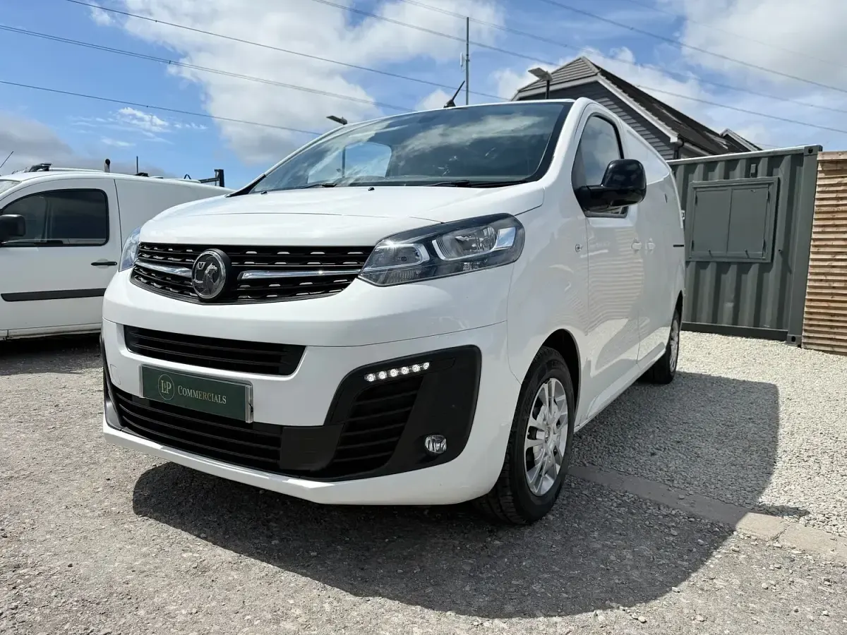 Used Vauxhall Vivaro Sportive 150 HP (110 kW) 2022 White MPV