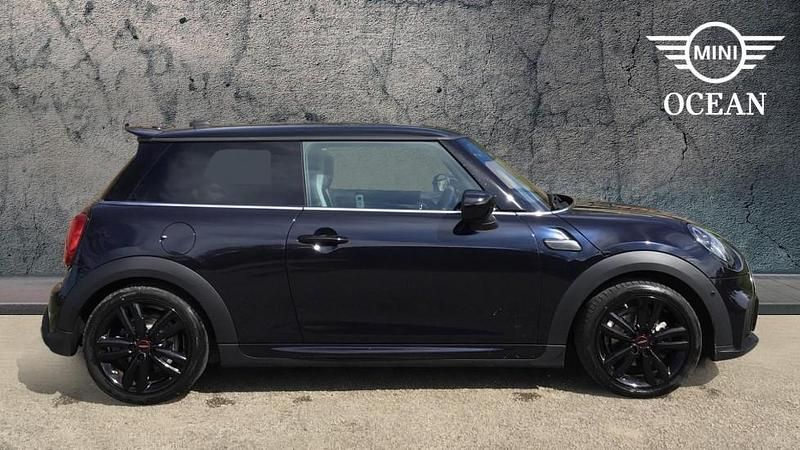 Usado Mini Cooper Hatch 134 CV (98 kW) 2023 Negro Utilitario
