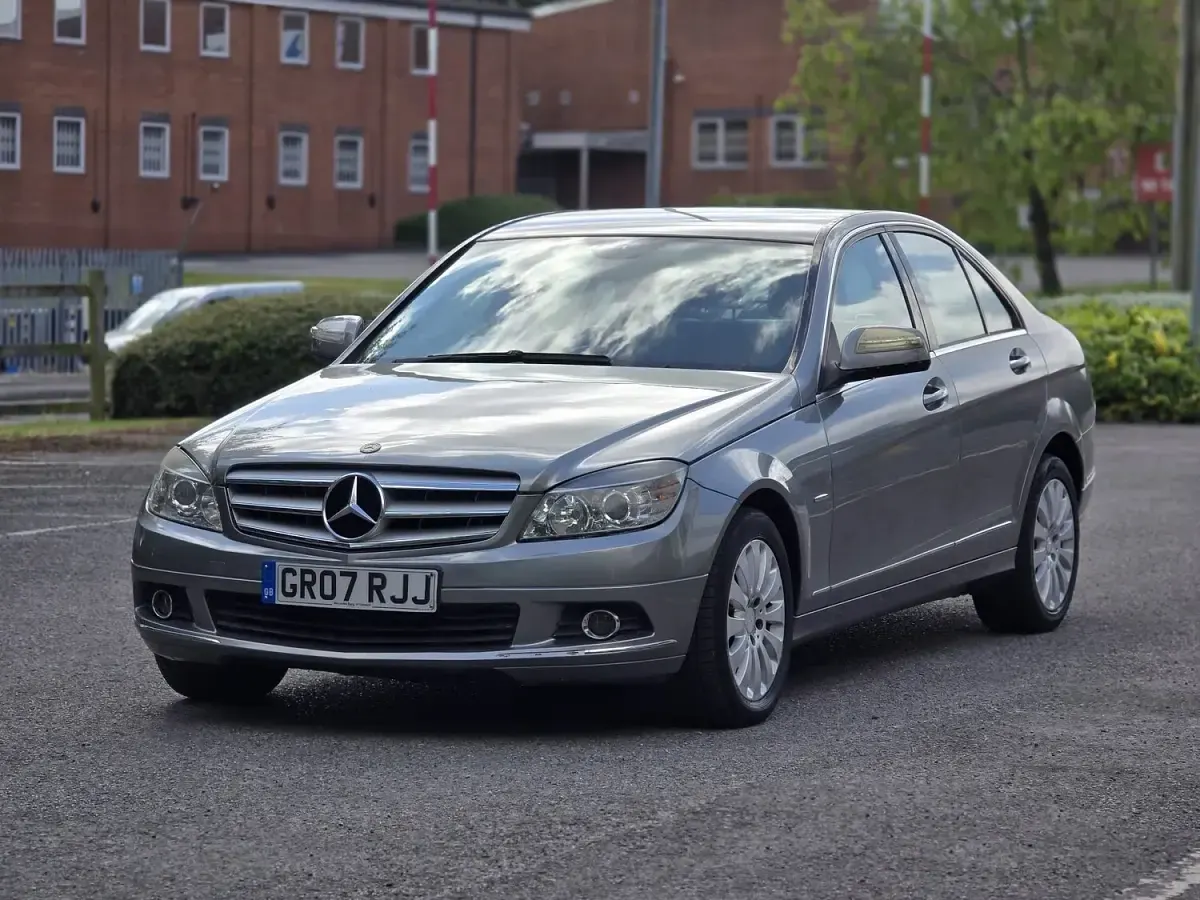 Used Mercedes C200 Elegance 184 HP (135 kW) 2007 Silver Sedan
