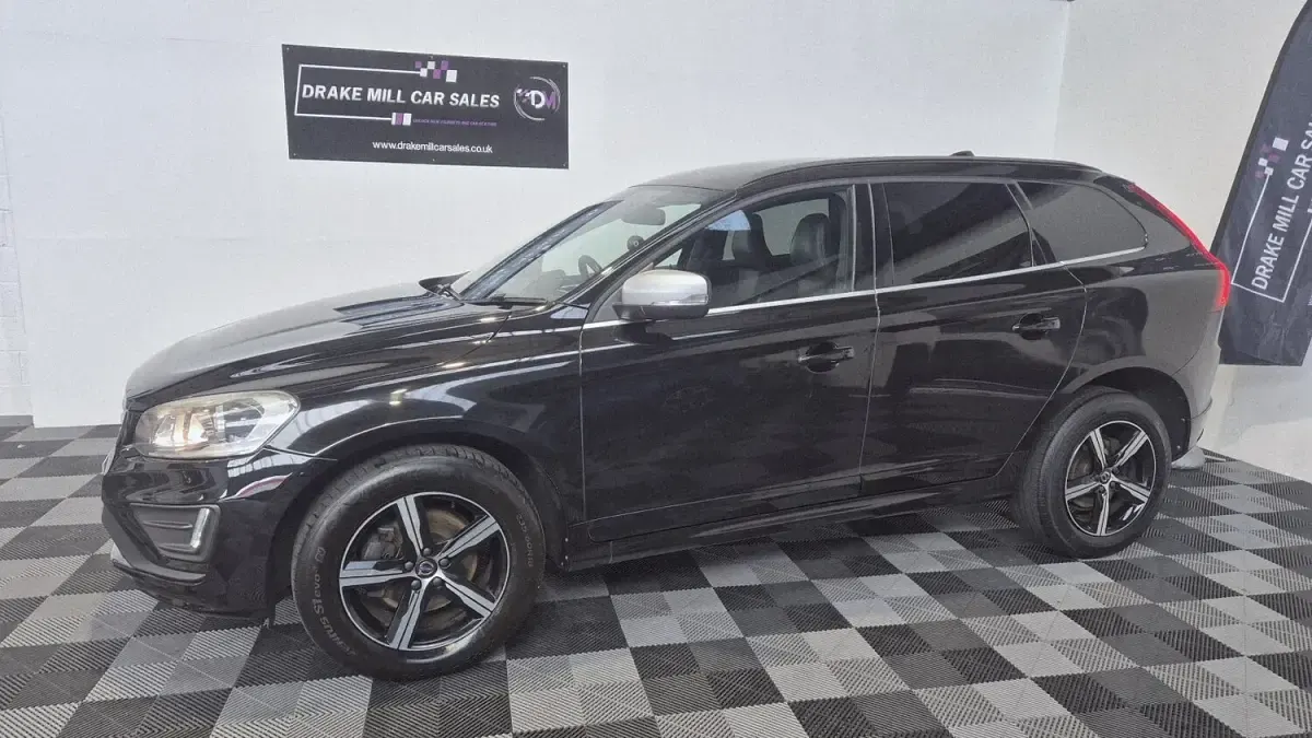Used Volvo XC60 R-Design 190 HP (139 kW) 2017 Black SUV