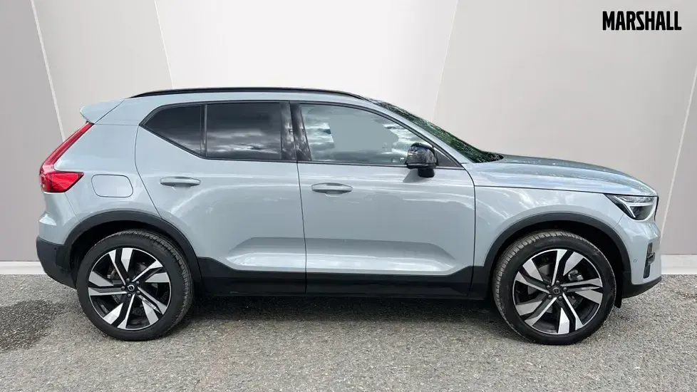 Begagnad Volvo XC40 Ultra 163 HK (119 kW) 2025 Grå SUV