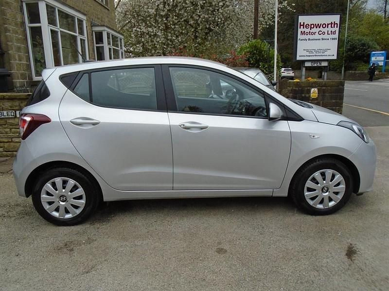Used Hyundai i10 SE 2017 Silver Hatchback