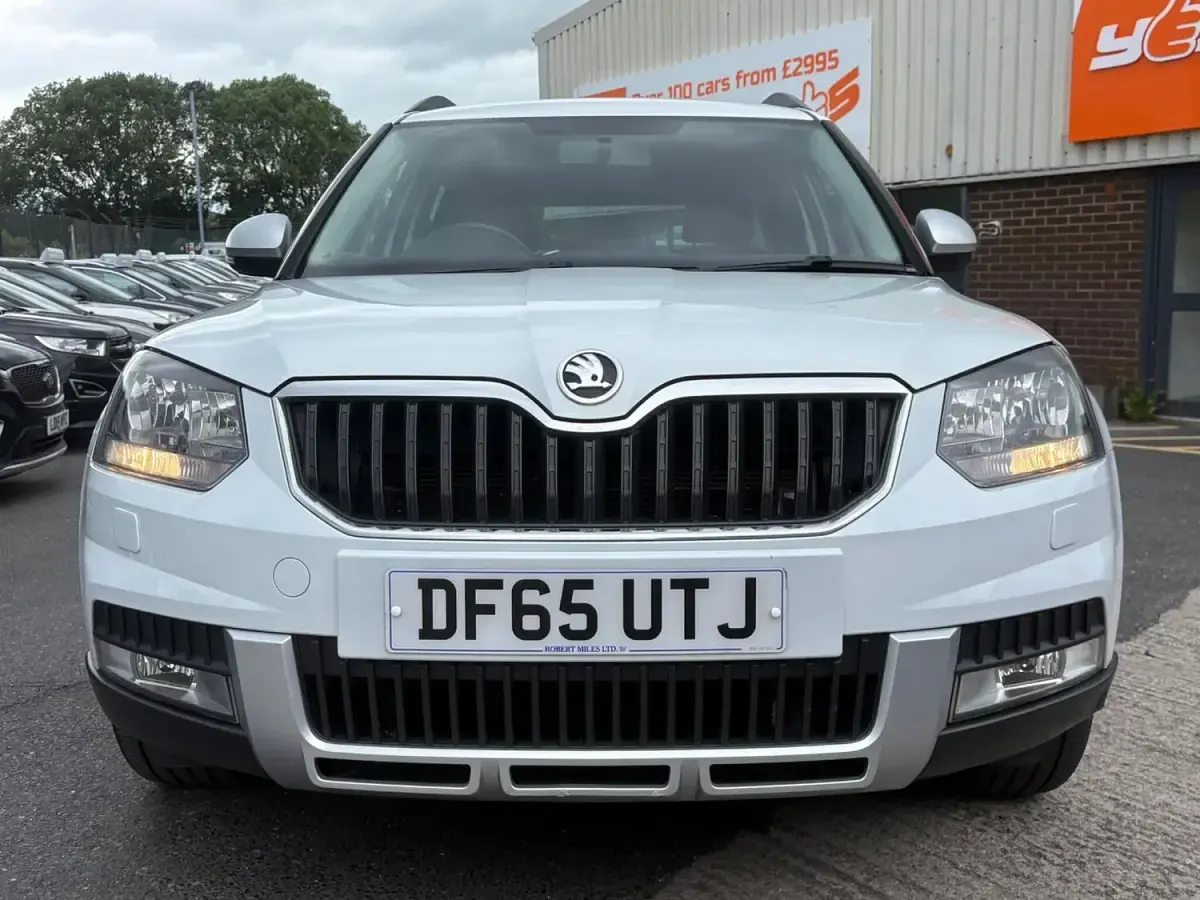 Used Skoda Yeti SE 110 HP (80 kW) 2015 White SUV