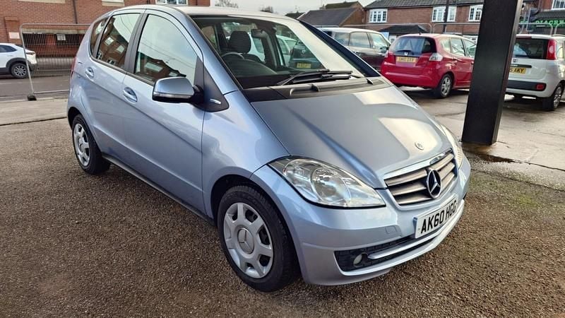 Used Mercedes A160 Classic 95 HP (69 kW) 2010 Blue Hatchback