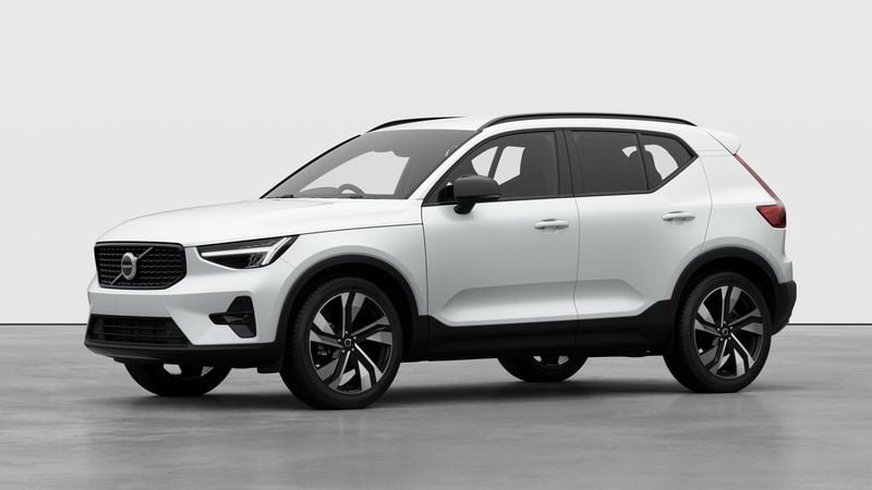 Crystal white New 2025 Volvo XC40 Plus SUV | £41,310 (Fair price) - Image 1/4
