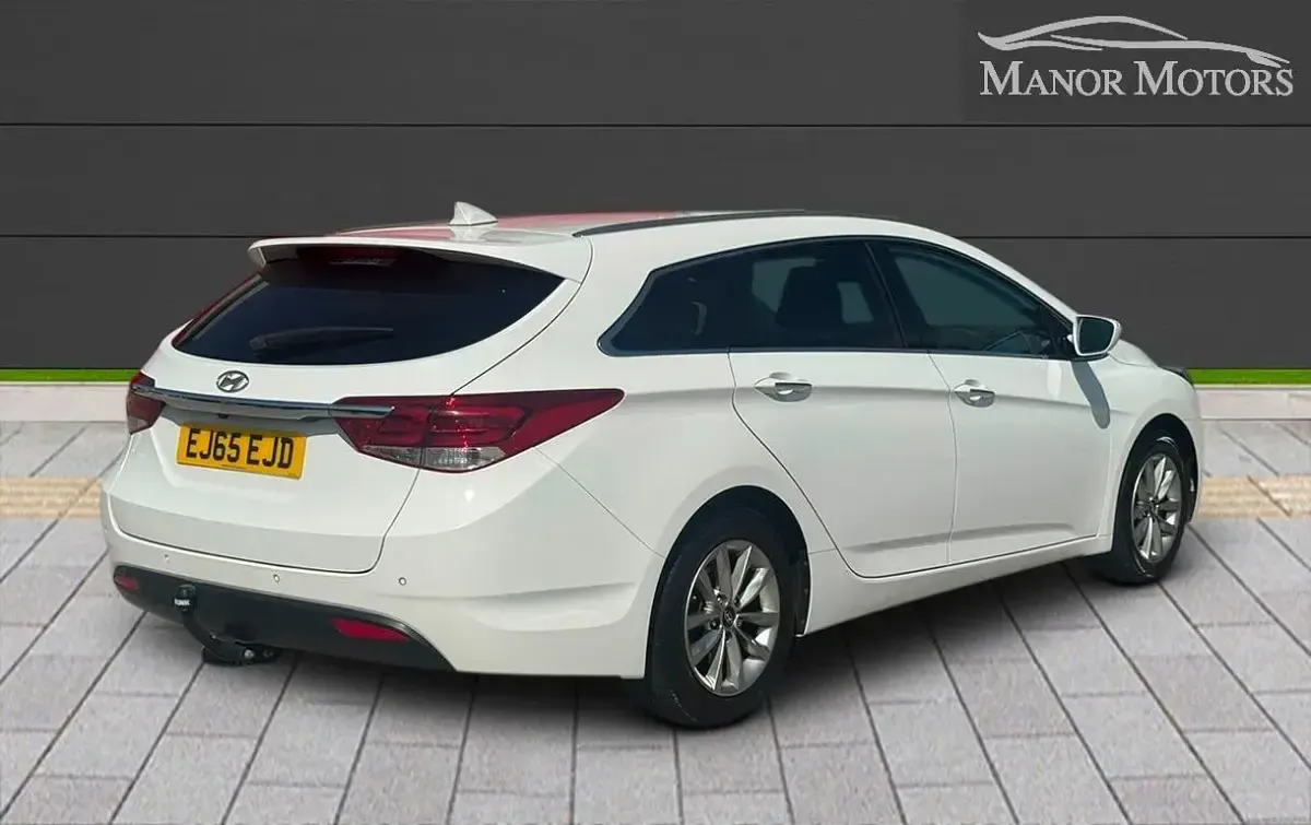 Used Hyundai i40 SE 115 HP (84 kW) 2015 White Estate