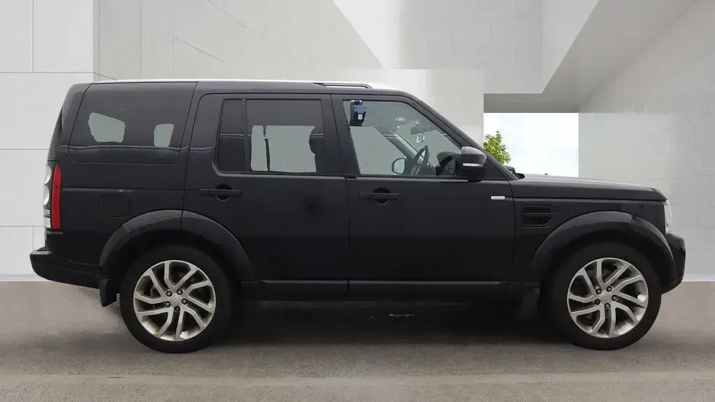 Used Land Rover Discovery 4 Landmark 2016 Black SUV