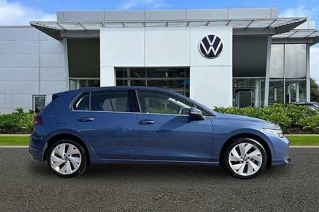 Used VW Golf VIII Style 150 HP (110 kW) 2025 Blue Hatchback