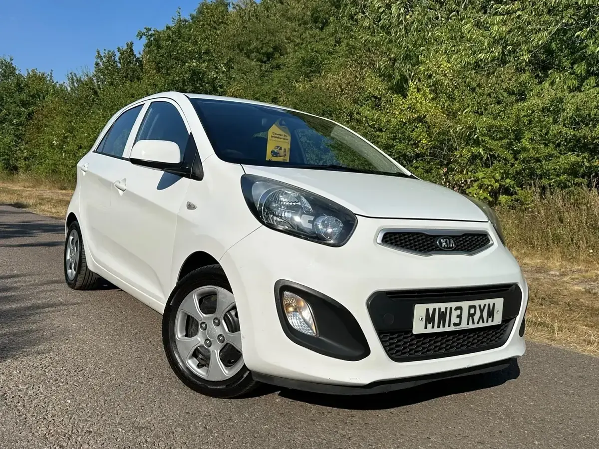 Used Kia Picanto 68 HP (50 kW) 2013 White Hatchback