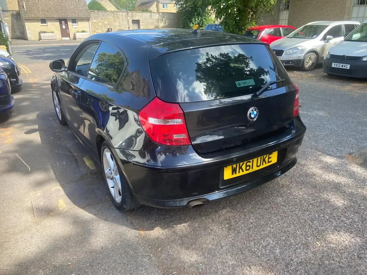 Used BMW 116 Sport Line 2011 Black Hatchback