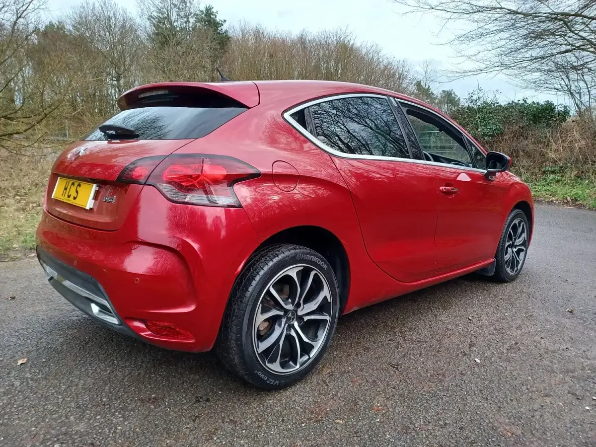 Used DS Automobiles DS4 Prestige 150 HP (110 kW) 2017 Red Hatchback